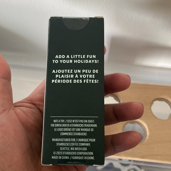 2023 Starbucks Holiday Cold Cup Ornament Keychain- BNWT - Picture 4 of 7